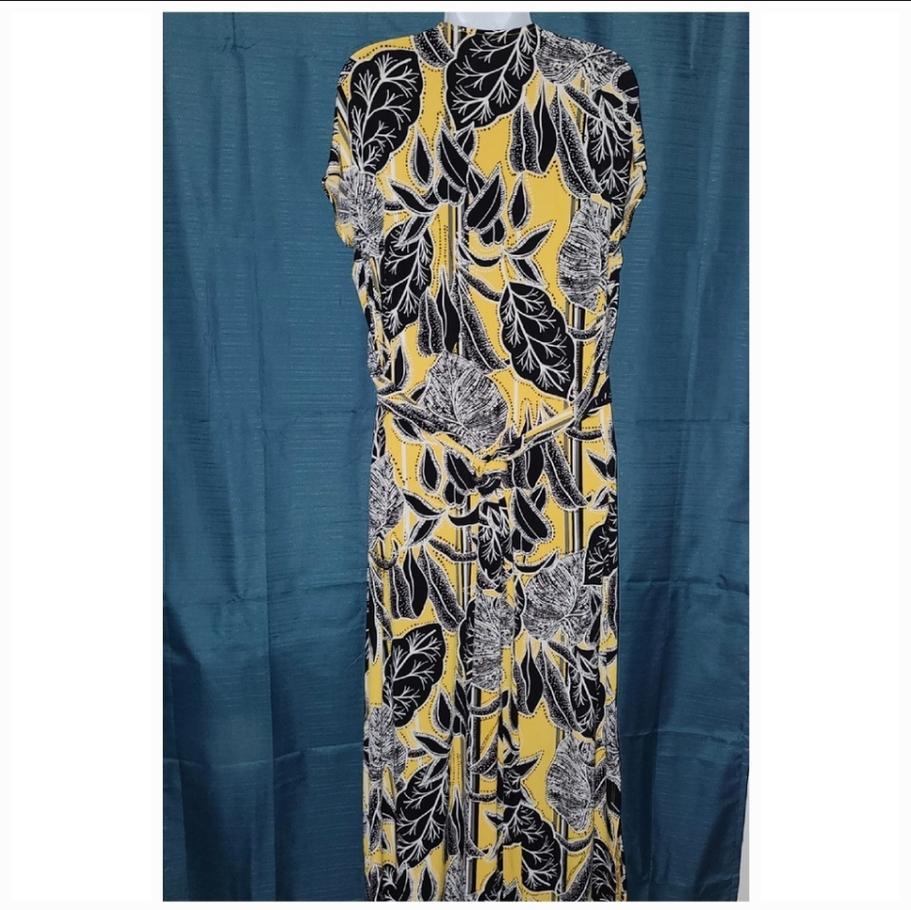 WHBM Yellow Maxi Dress - Picture 3 of 5